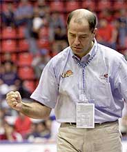 El seleccionador nacional sub-20 Javier Imbroda en la Basket Cup.